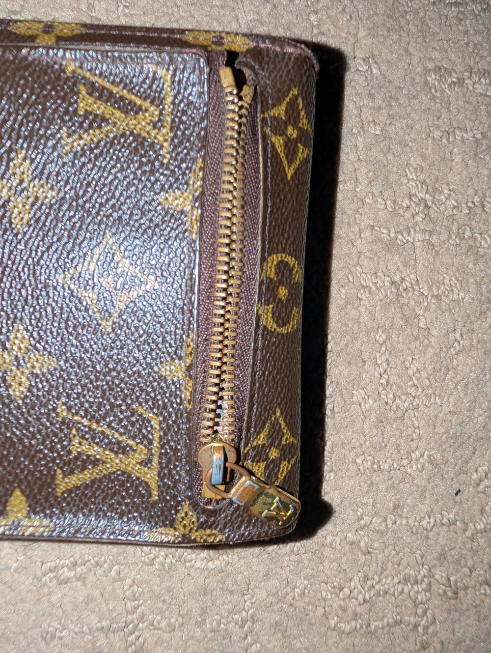 Louis Vuitton Wallet - Picture 16 of 16